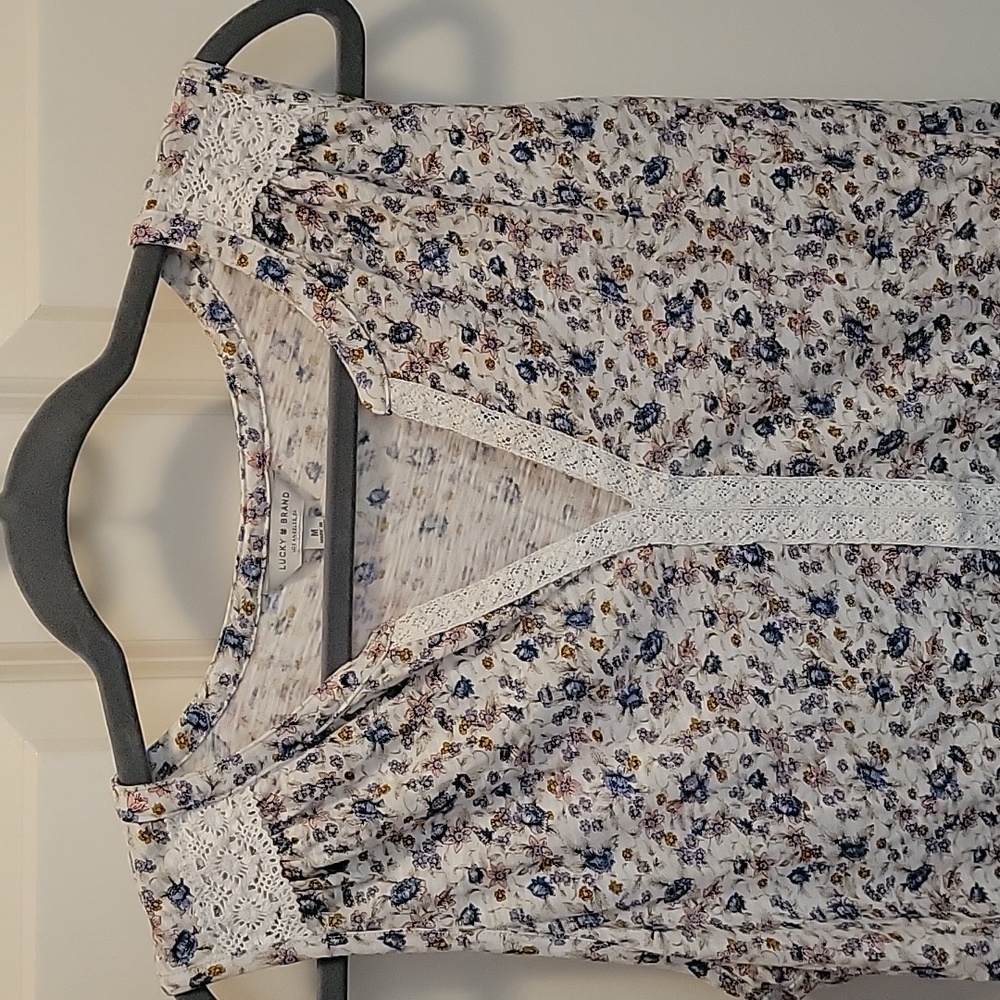 Lucky Brand Sleeveless Top with Floral Print - Picture 2 of 3
